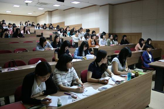 한양여대 치위생과가 지난 18일 '정신질환자를 위한 구강보건진료 프로그램'의 특별교육을 진행했다.
