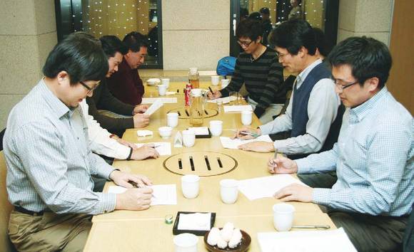 지난5일 열린 서치 공보·홍보위원회 회의