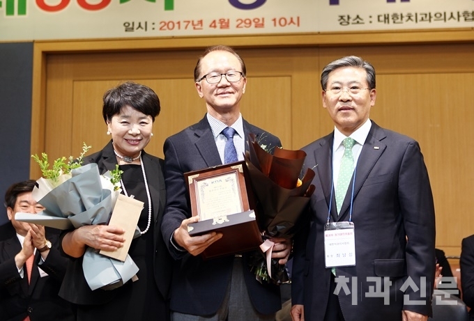협회 대상 학술상은 이승종 교수(연세치대)가 수상의 영예를 안았다.