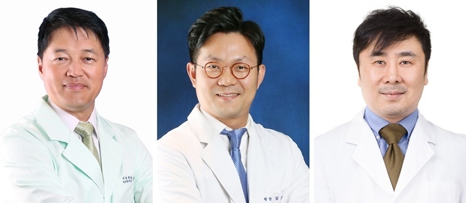 왼쪽부터 강충규, 김진구, 정찬권 원장.