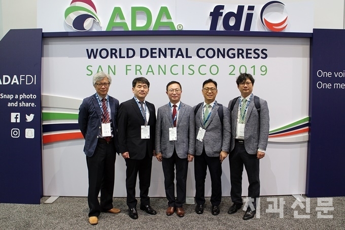 서울치과의사회 FDI 방문단은 지난 4일부터 3박 4일 일정으로 미국 샌프란시스코 모스코 컨벤션을 찾았다.