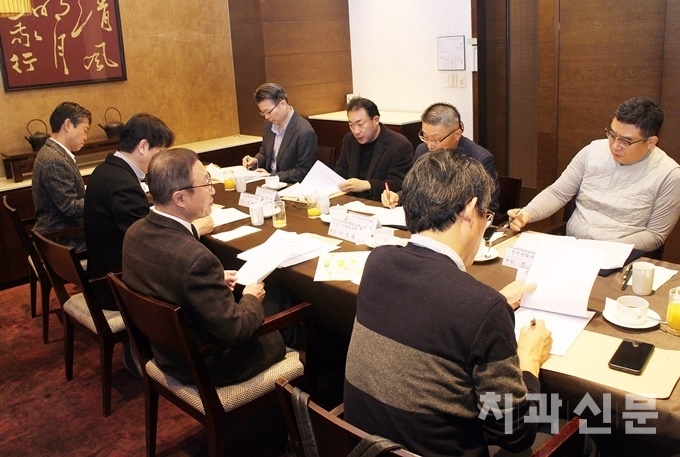 서울지부 선관위는 지난 10일 초도 위원회를 개최하고, 선거일 및 선거일정 등을 확정했다. 차기 위원회는 12월 27일이며, 이날 중앙선거관리위원회 온라인투표시스템인 K-voting으로 투표 전과정을 모의시연할 예정이다.