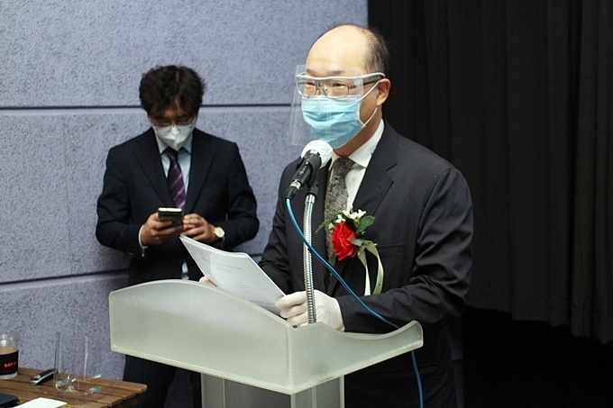 현석주 회장이 인사말을 전하고 있다.