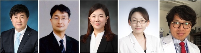 좌로부터 안형준 회장, 어규식 학술대회장, 정원 교수, 강수경 교수, 변진석 교수