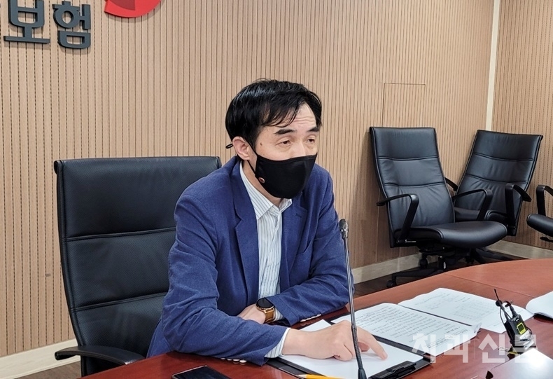 국민건강보험공단 이상일 협상단장이 수가협상 결과에 대해 브리핑하고 있다.