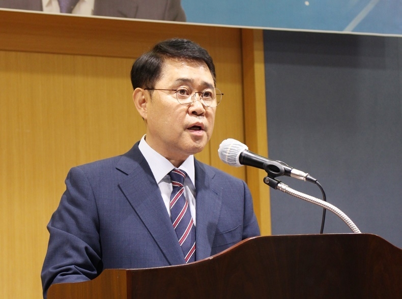 사진은 지난 8일 출마선언을 하고 있는 기호1번 장영준 후보.