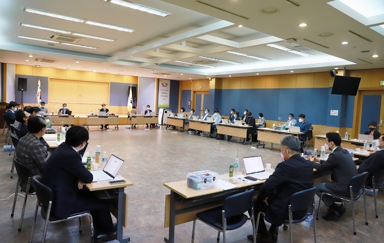 치협 박태근 신임회장이 당선 이튿날인 지난 20일, 7월 정기이사회를 주재했다.