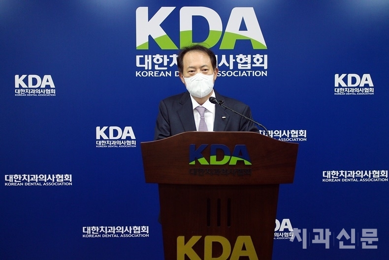 지난 7일 박태근 회장이 전문지 기자간담회를 갖고 32대 집행부 임원 구성 등 향후 협회 운영방향을 설명하고 있다.