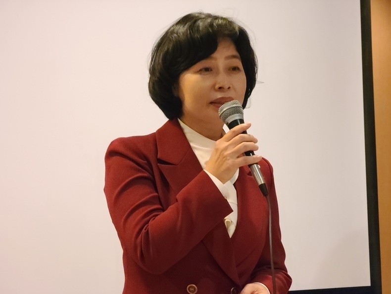 경희치대동창회 정진 회장이 지난달 23일 열린 정기총회에서 연임을 확정 지었다. 