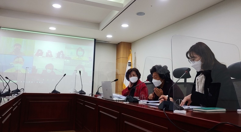 지난 21일 열린 간호협과 교육부 간 화상 간담회 모습.
