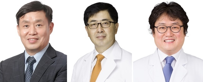 왼쪽부터 김경원 원장, 김기성 원장, 박창주 교수