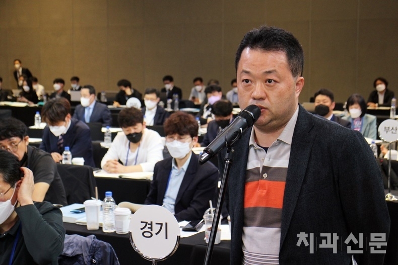 충북지부 이만규 대의원이 반대읙견을 피력하고 있다
