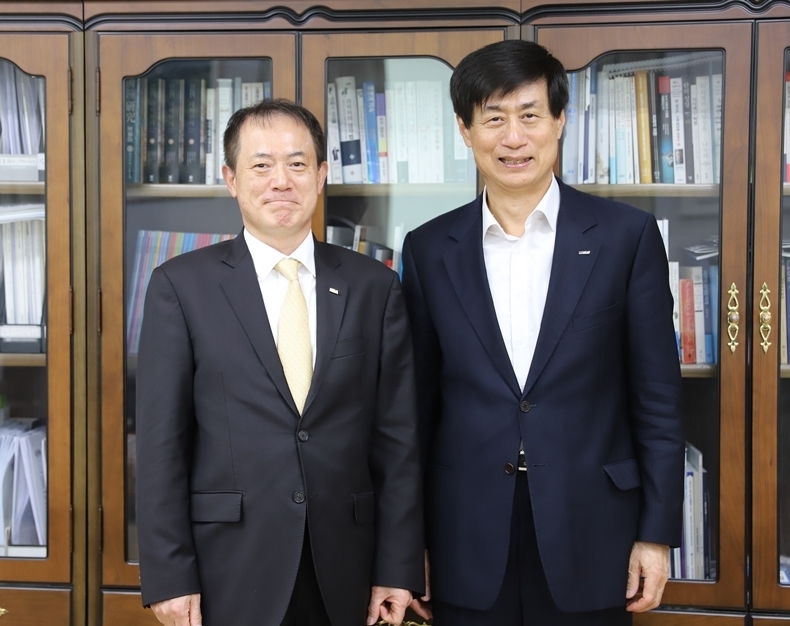 대한치과의사협회 박태근 회장(사진 좌)과 한국과학기술단체총연합회 이우일 회장(사진 우)