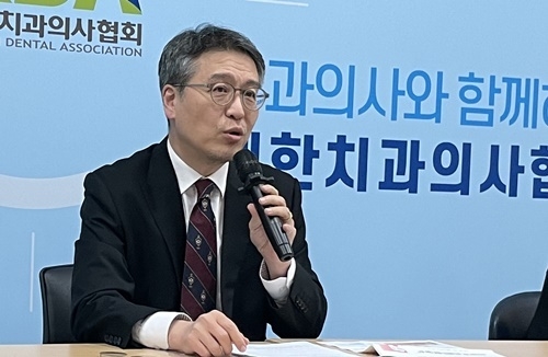 지난 4월 6일 정의실천치과의사연합 기자회견에서 발언하고 있는 박창진 대표.