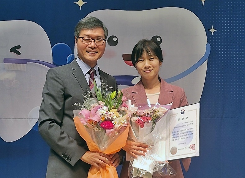 정태성(좌), 손성애 교수