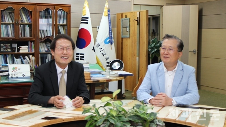 서울시교육청 조희연 교육감과 서울시치과의사회 강현구 회장