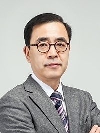 엄인웅 박사