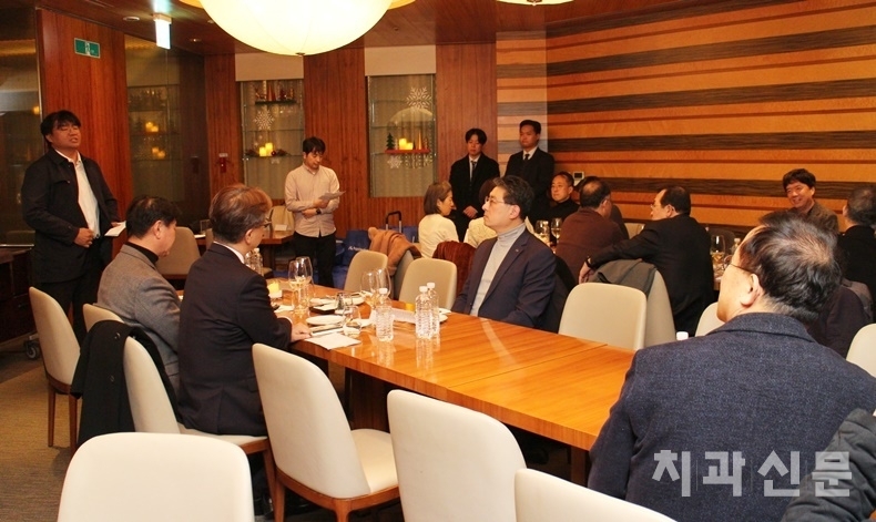 종로구회 조일환 회장이 인사말을 전하고 있다.