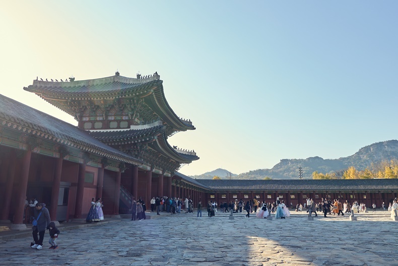 근정전 앞마당