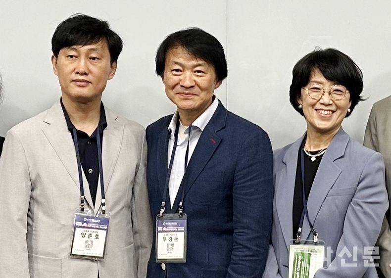(좌측부터) 전북지부 양춘호 회장, 제주지부 부경돈 회장, 정복영 신임회장