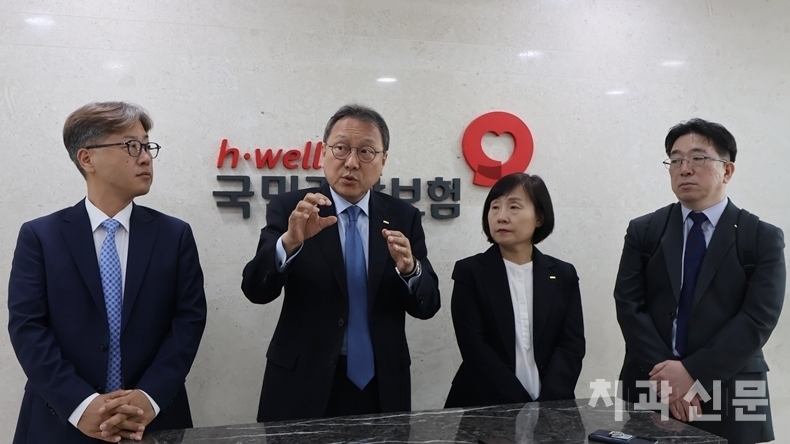 1차 수가협상 후 브리핑을 진행한 치과수가협상단