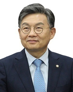 김윤 의원