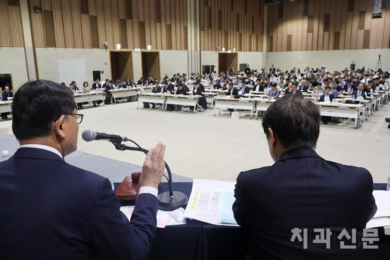 지난 4월 26일 울산전시컨벤션센터에서 열린 치협 제74차 정기대의원총회 모습.