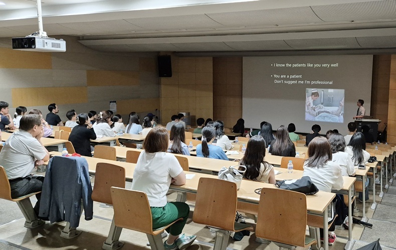지난 APEM 세미나 모습(사진제공_미소를만드는치과).