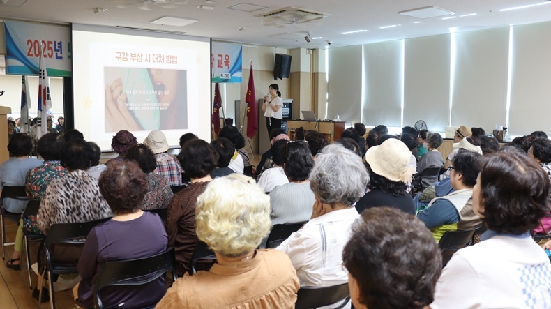 사진제공_사과나무치과병원.