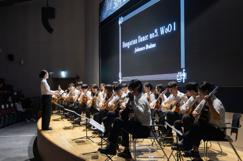 (사진제공_서울대학교치의학대학원 클래식기타반)